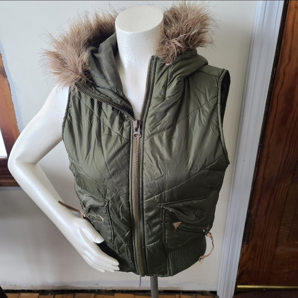 BB Dakota Fur Lined Hood Vest - Picture 4 of 8